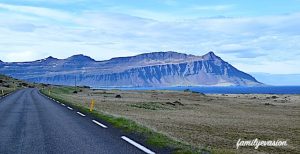 Route bord de montagnes - Fjords de l'Est - Islande