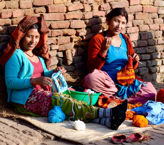 Tricot dans les rues de Bhaktapur